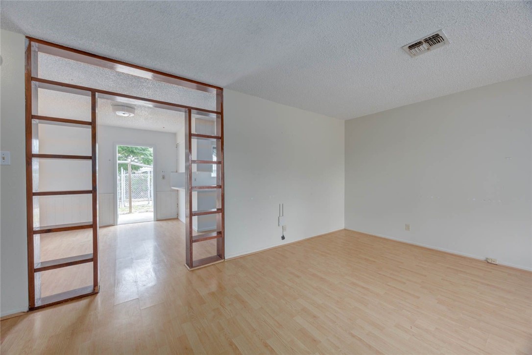 438 Polaris Pl Property Photo 5
