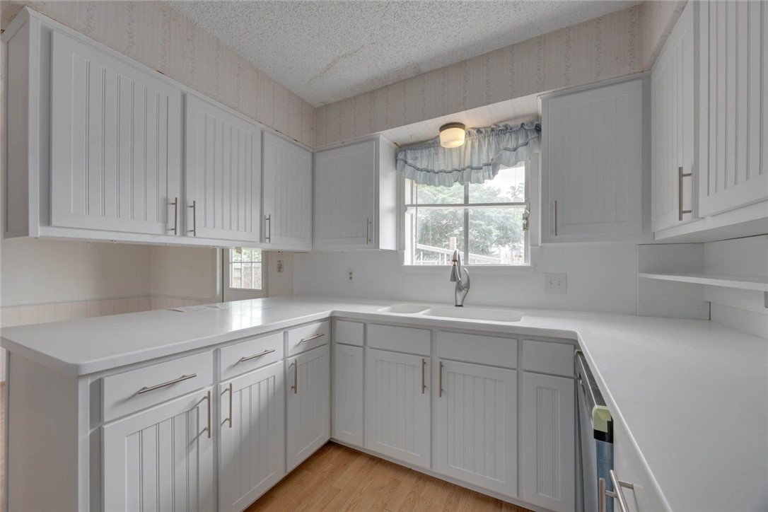 438 Polaris Pl Property Photo 6