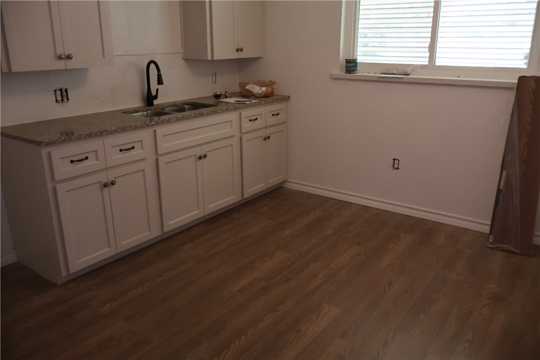 1905 Loritte Dr Property Photo 19