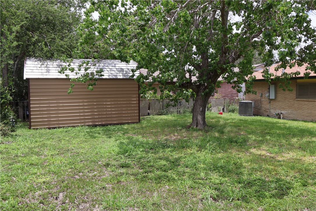 1905 Loritte Dr Property Photo 24