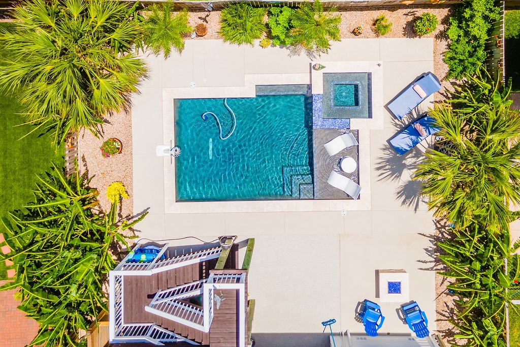 650 Dolphin Circle Property Photo 4