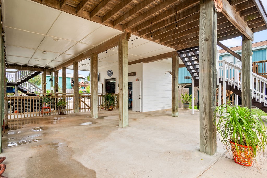 650 Dolphin Circle Property Photo 8