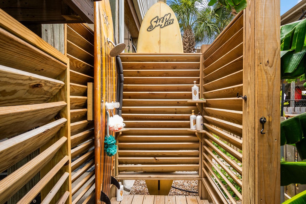 650 Dolphin Circle Property Photo 13