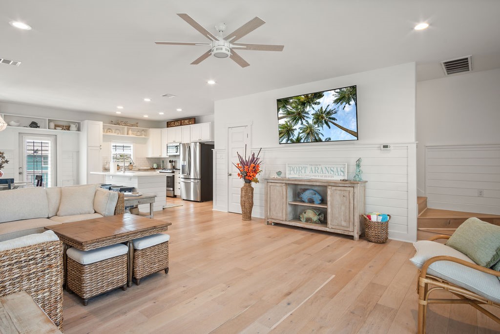 650 Dolphin Circle Property Photo 16