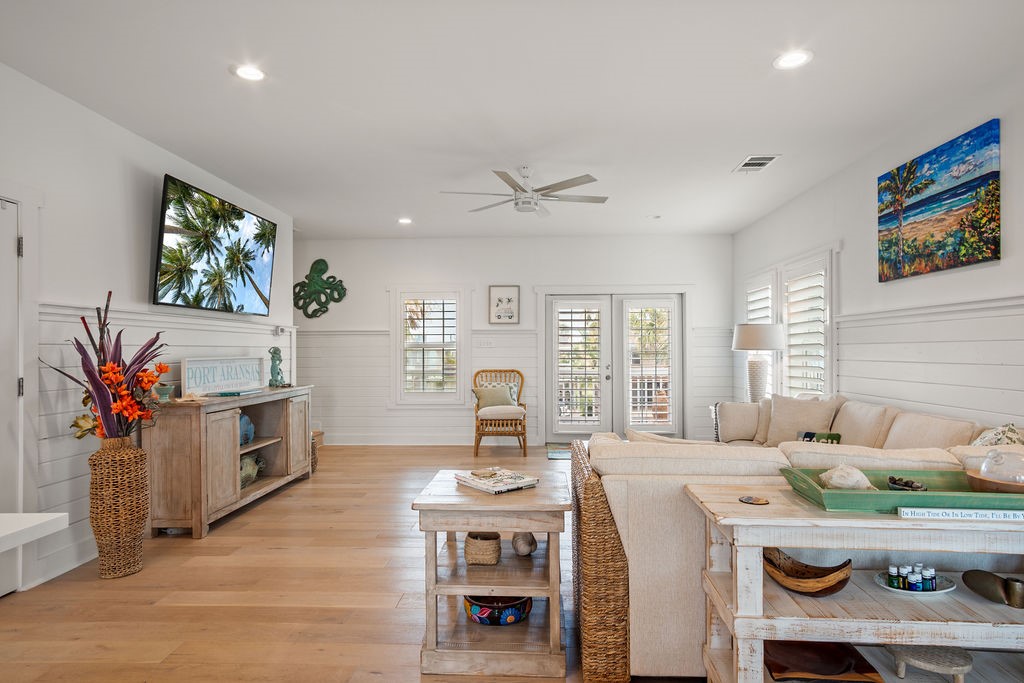 650 Dolphin Circle Property Photo 18