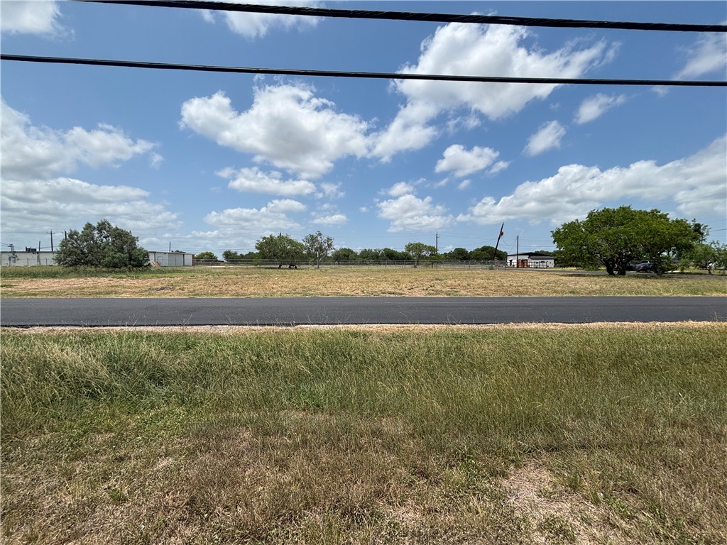 8913 Iris Ave Property Photo 4