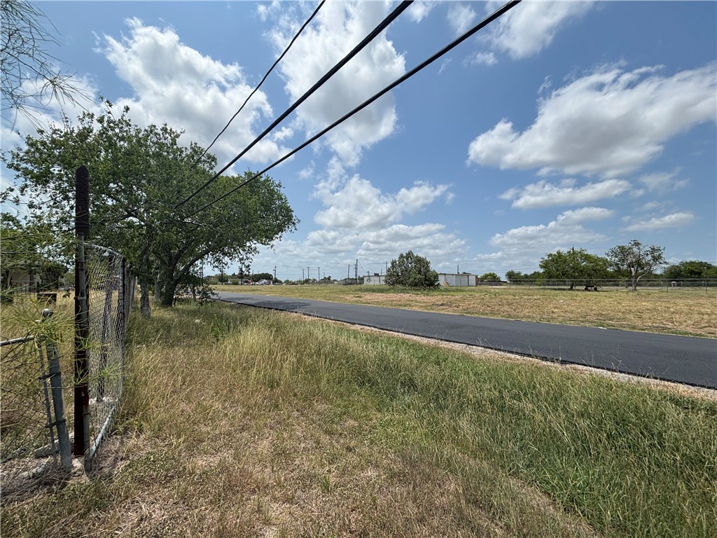 8913 Iris Ave Property Photo 6