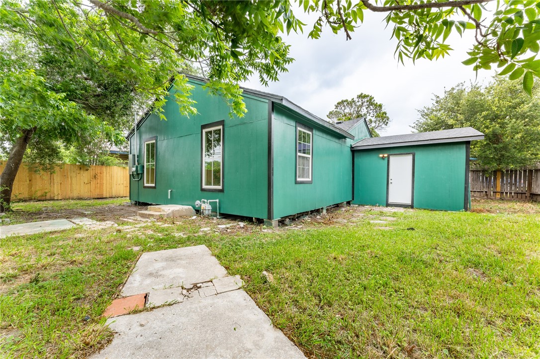 641 Caddo St Property Photo 3