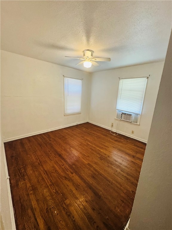 1725 Sycamore Pl Property Photo 8