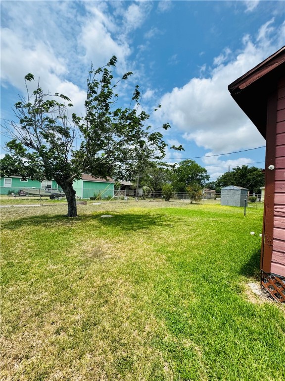 1725 Sycamore Pl Property Photo 12