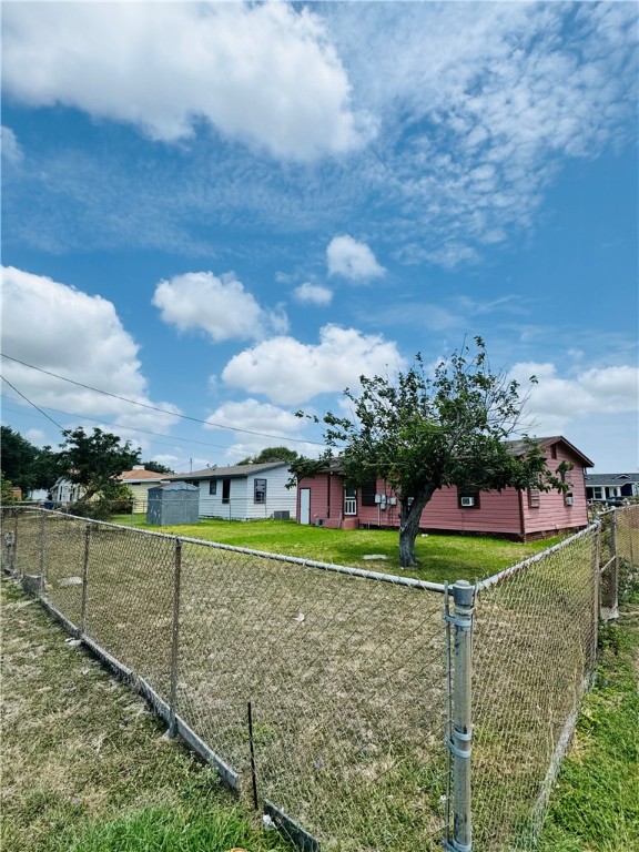 1725 Sycamore Pl Property Photo 13