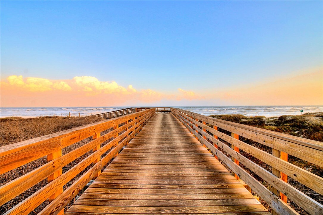 141 Mustang Royale Property Photo 3