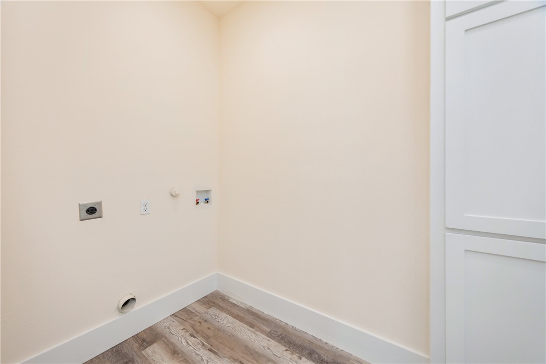 228 E Avenue G Property Photo 23