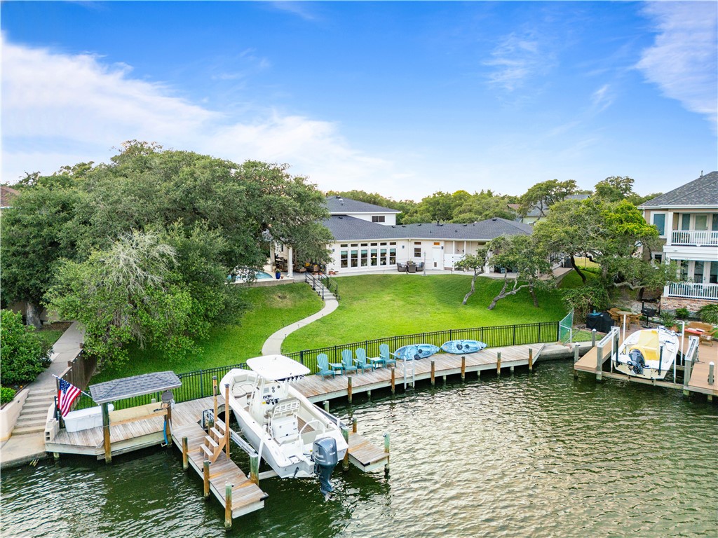2110 Harbor Ct Property Photo 1