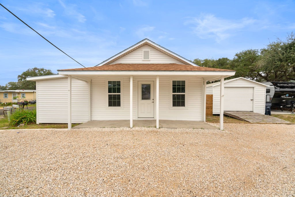2118 W Market St Property Photo 1