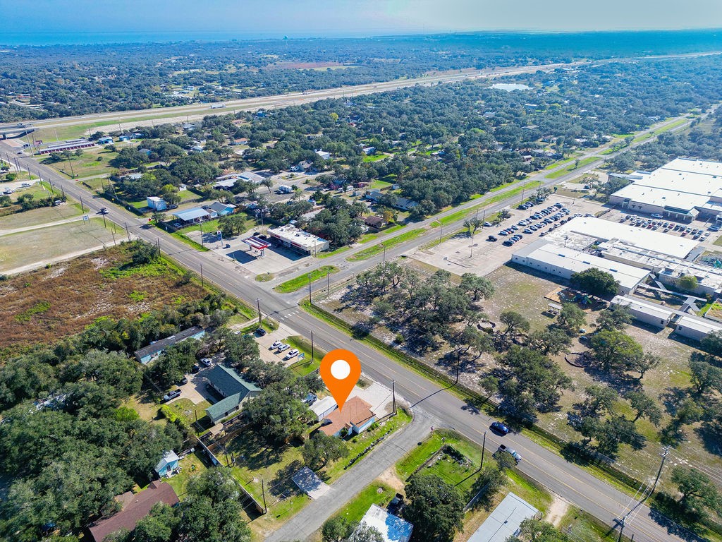 2118 W Market St Property Photo 5