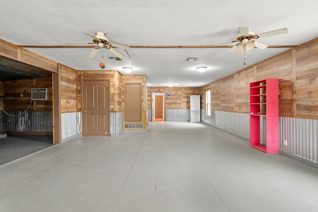 2118 W Market St Property Photo 20