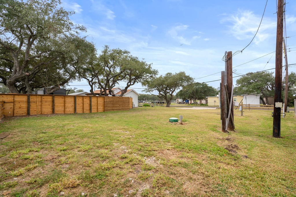 2118 W Market St Property Photo 32