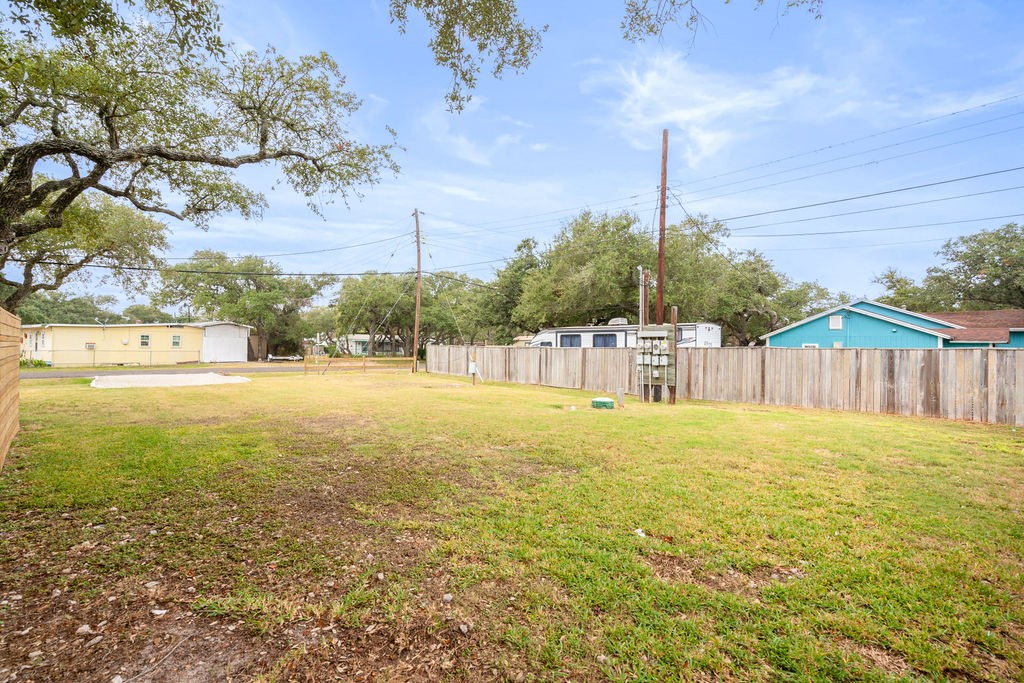 2118 W Market St Property Photo 33