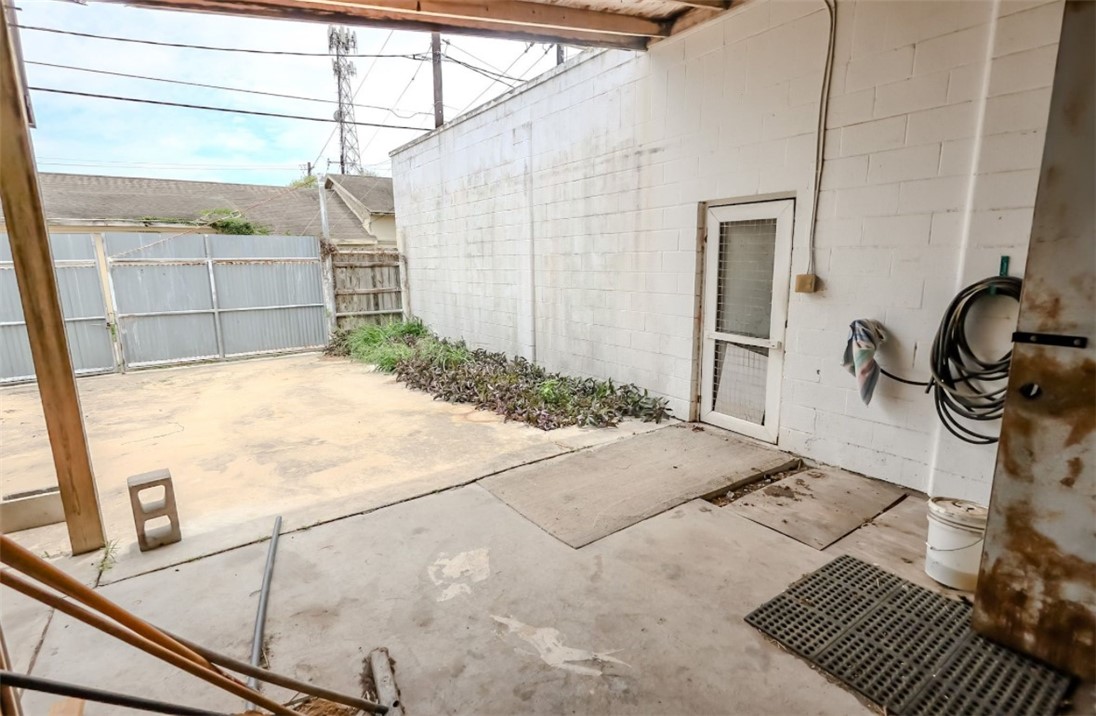 123 S Rachal St Property Photo 8