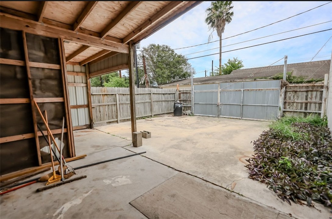 123 S Rachal St Property Photo 9