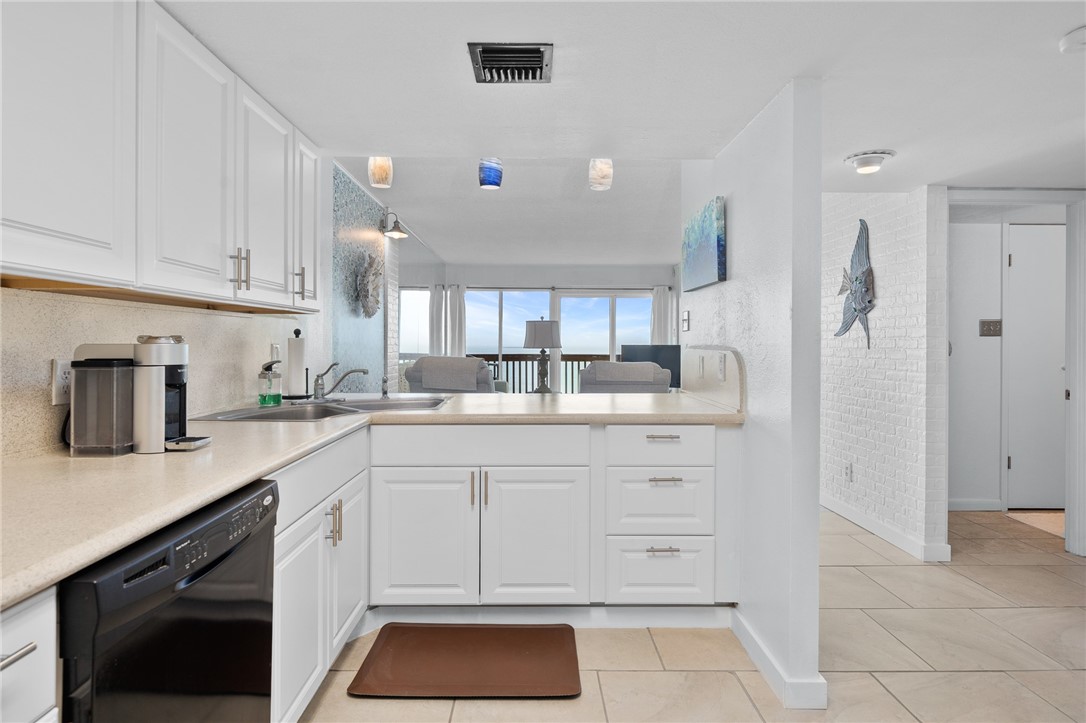 4000 Surfside Blvd 403 Property Photo 8