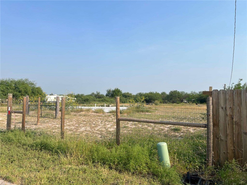 600 El Toro Ave Property Photo 4