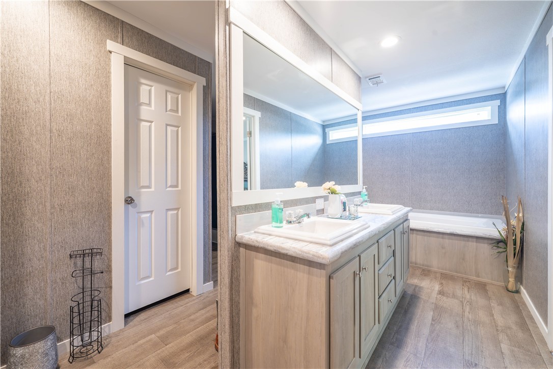 1101 Vela St Property Photo 8