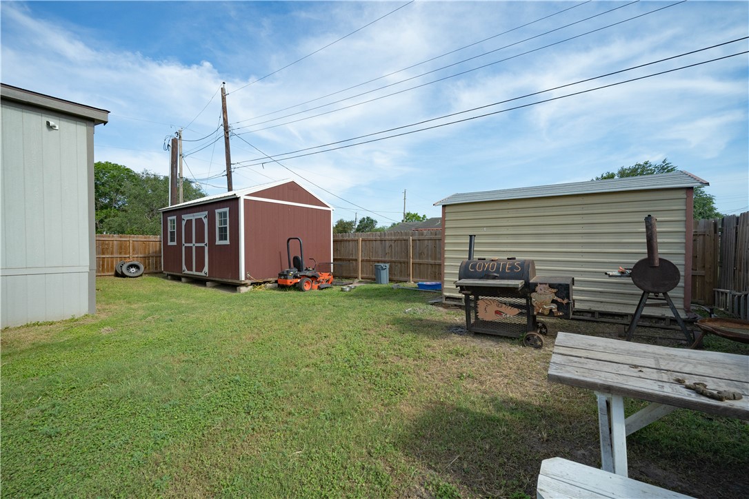 1101 Vela St Property Photo 19