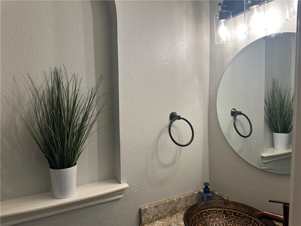 6333 Oso Pkwy Property Photo 13