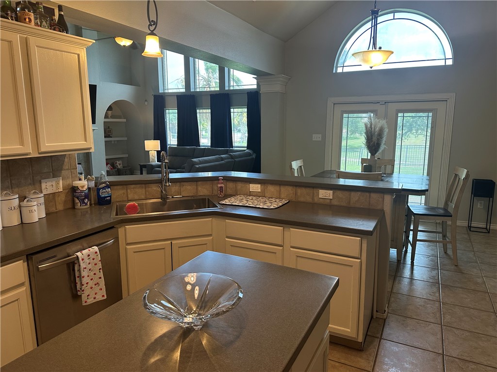 6333 Oso Pkwy Property Photo 21