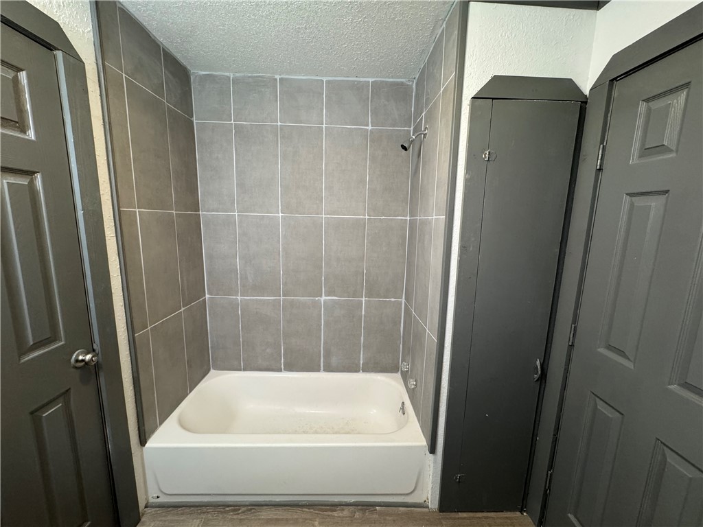 719 E Hahl St Property Photo 9