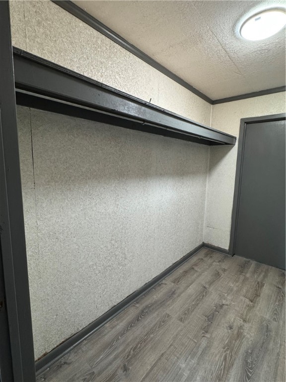 719 E Hahl St Property Photo 14