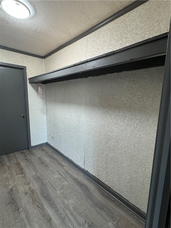 719 E Hahl St Property Photo 15