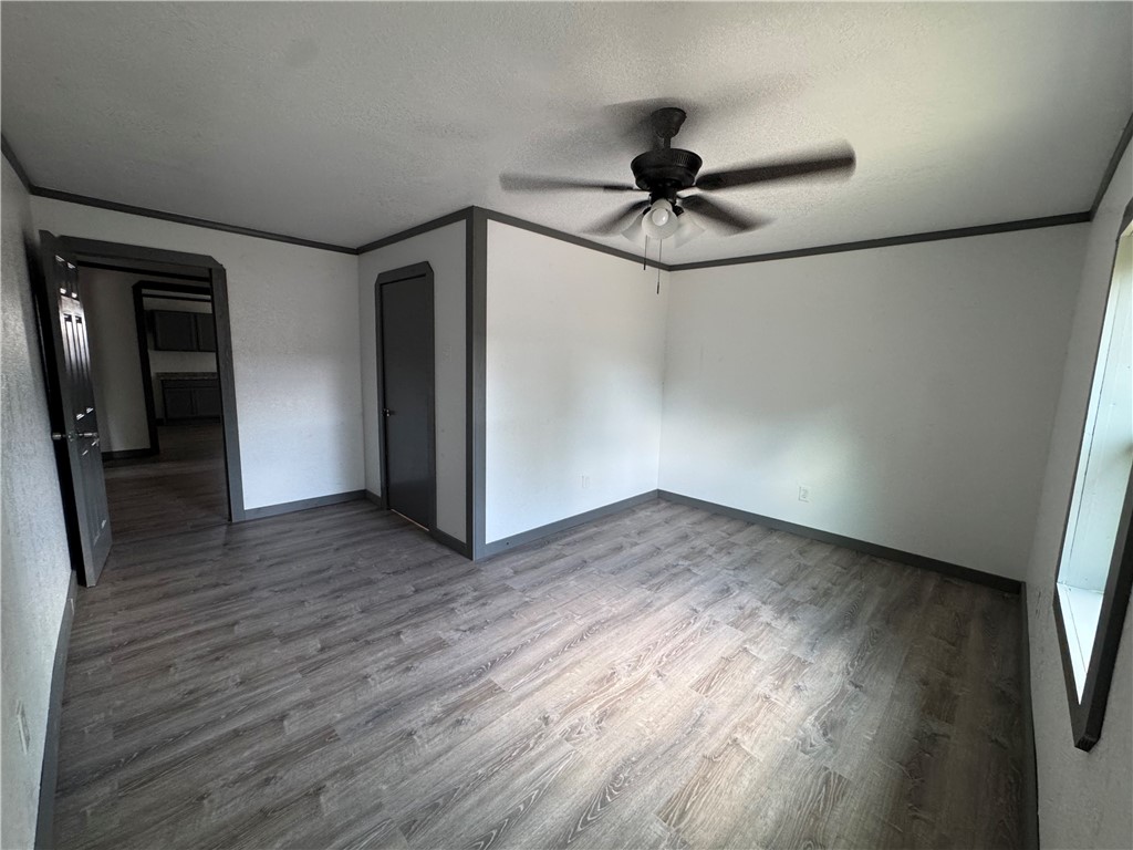 719 E Hahl St Property Photo 18