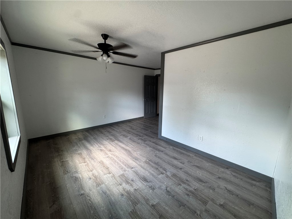 719 E Hahl St Property Photo 19