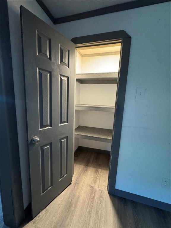 719 E Hahl St Property Photo 22