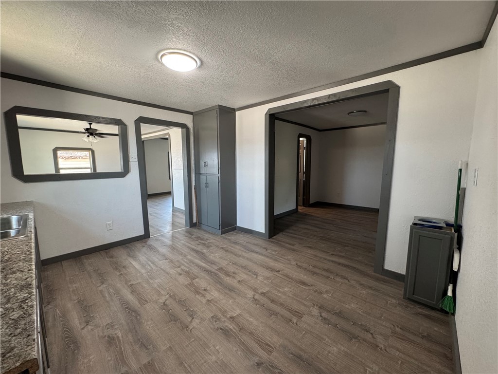 719 E Hahl St Property Photo 26