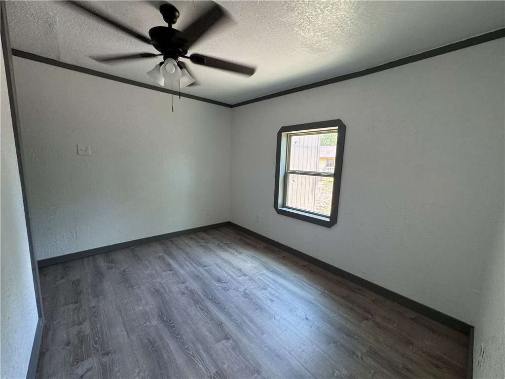 719 E Hahl St Property Photo 29