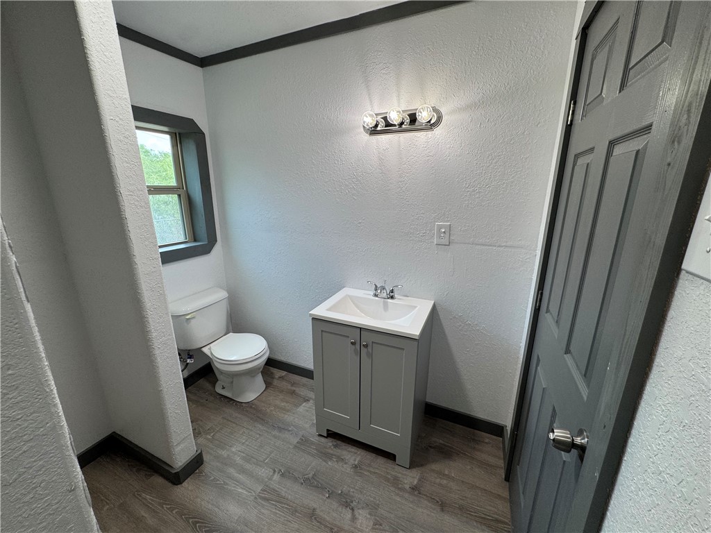 719 E Hahl St Property Photo 33