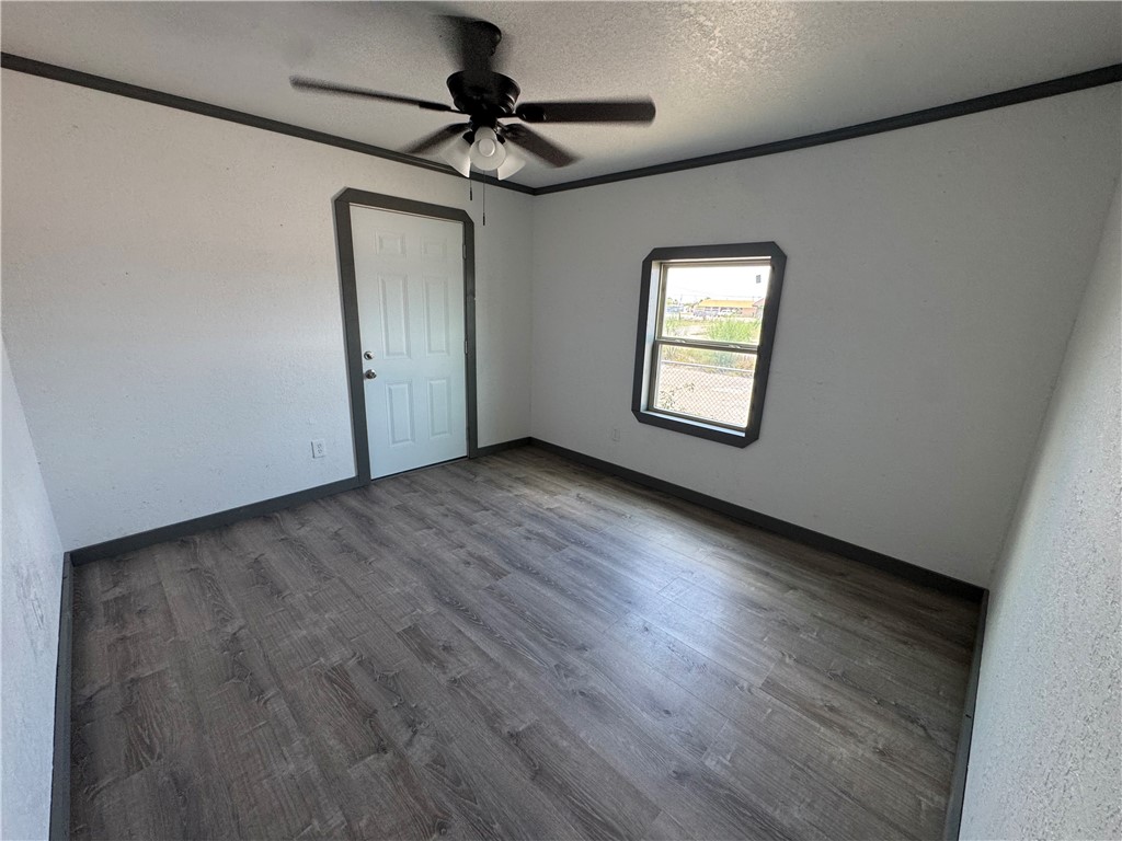 719 E Hahl St Property Photo 34