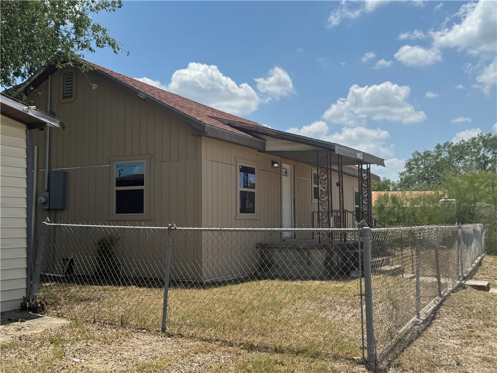 719 E Hahl St Property Photo 36