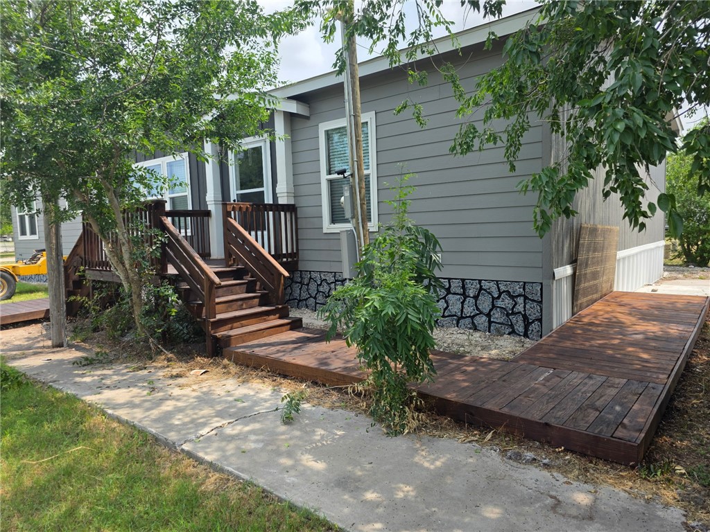 272 Orange St Property Photo 2