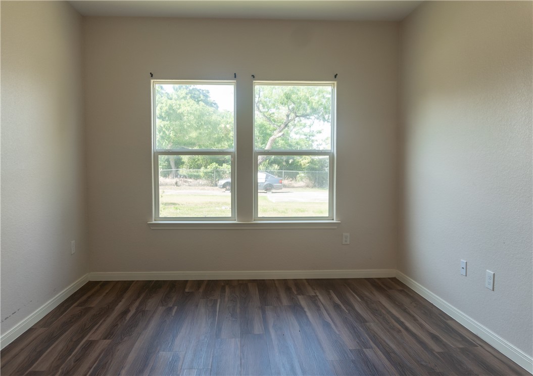 401 E Empresario Property Photo 14