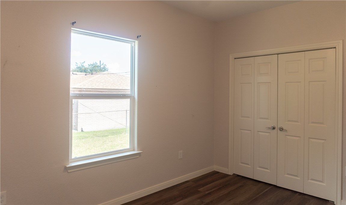 401 E Empresario Property Photo 15