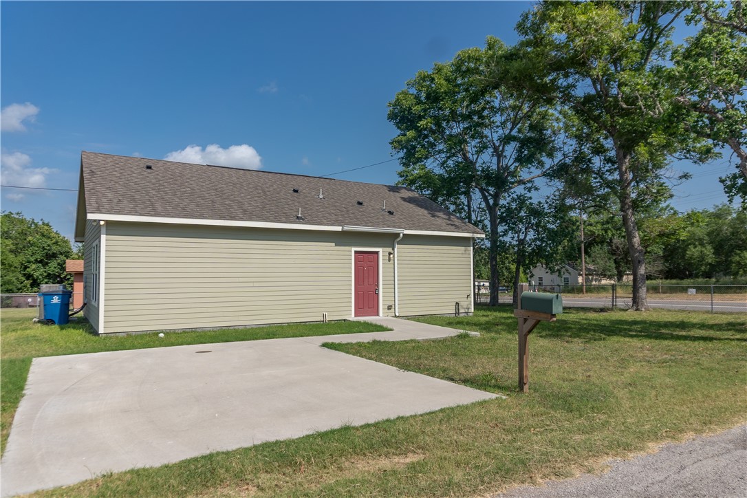 401 E Empresario Property Photo 19