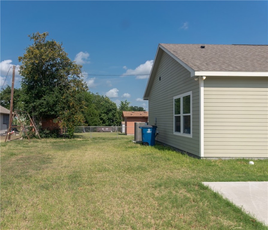 401 E Empresario Property Photo 20