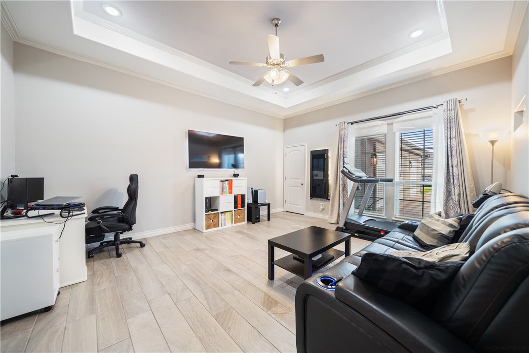 6421 Aikman Property Photo 4