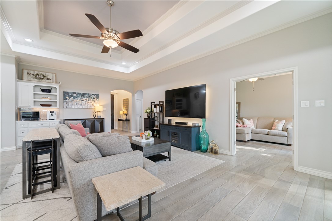 6421 Aikman Property Photo 7