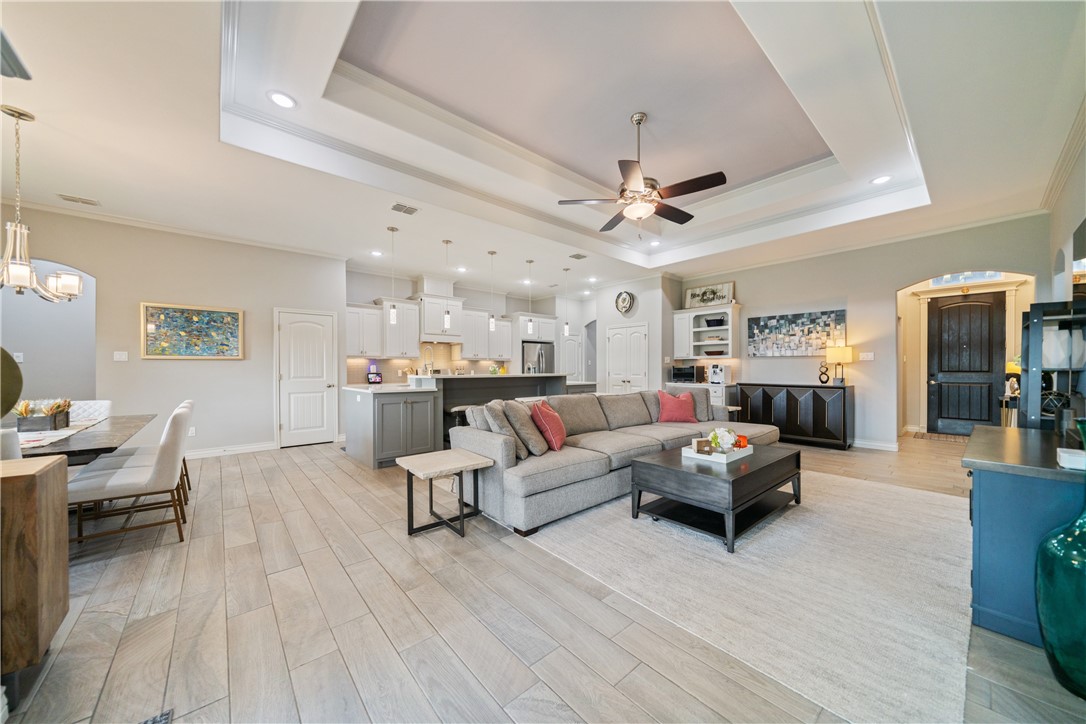 6421 Aikman Property Photo 10